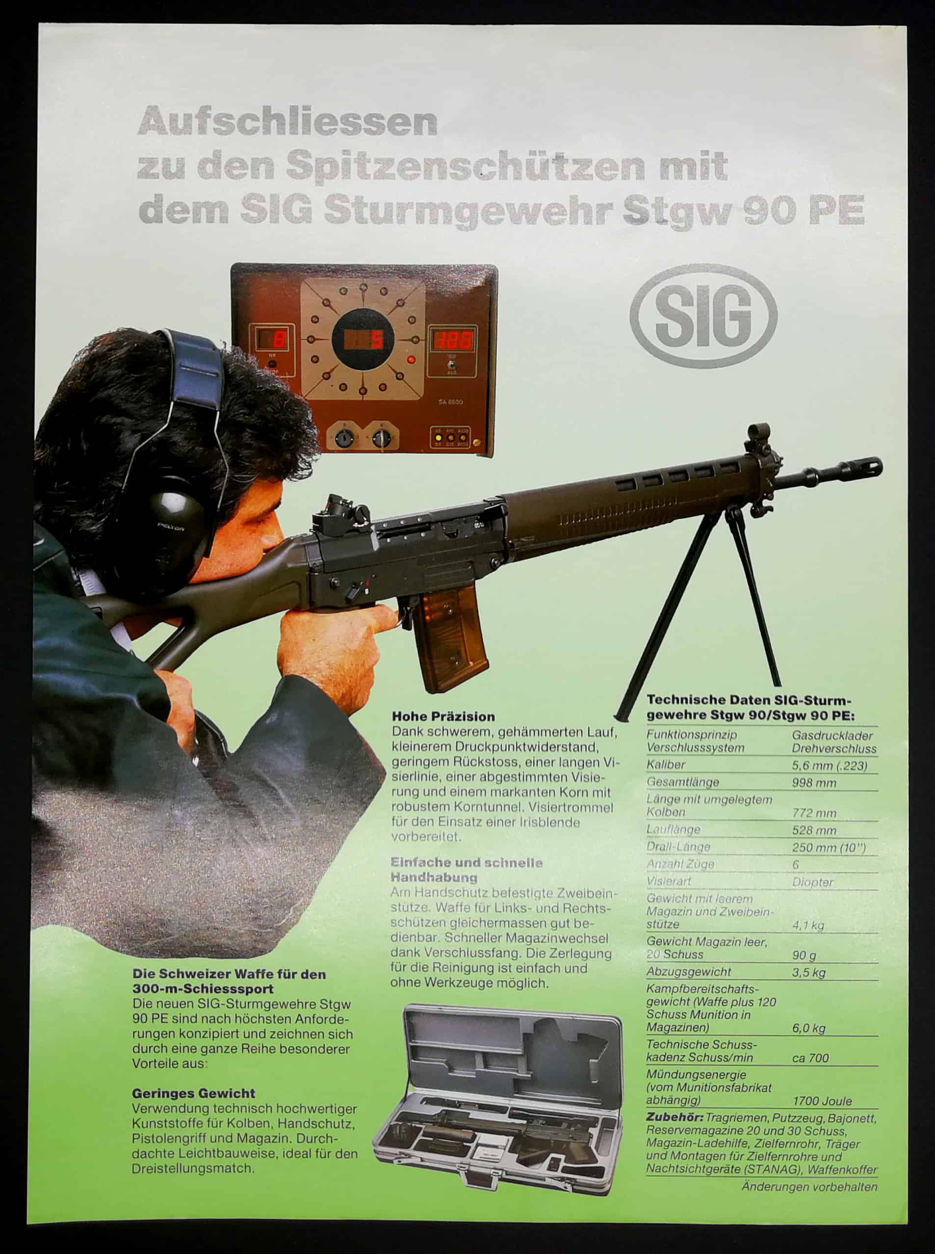 Werbeflyer für das neue Sturmgewehr 90. Geringes Gewicht, hohe Präzision und einfache, schnelle Handhabung sind die Hauptmerkmale. Selbstverständlich mit 100er-Schuss auf das alte SIUS 8800.