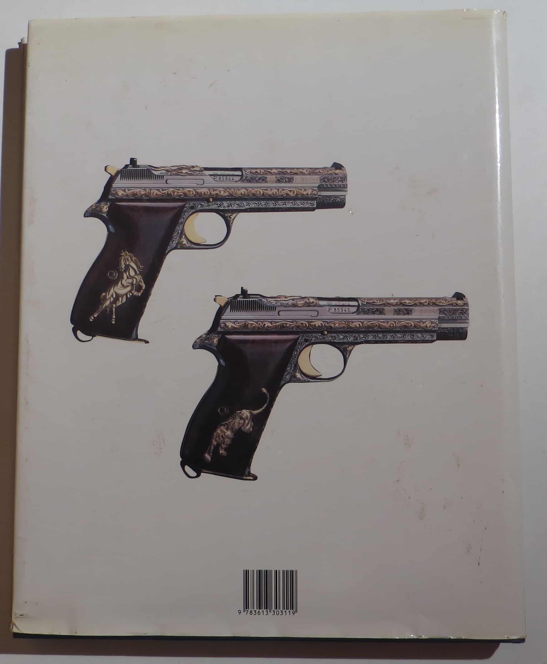 Die Rückseite zeigt die als Paar gefertigten Super-De-Luxe-P210er mit 18-karaätigem Gold.