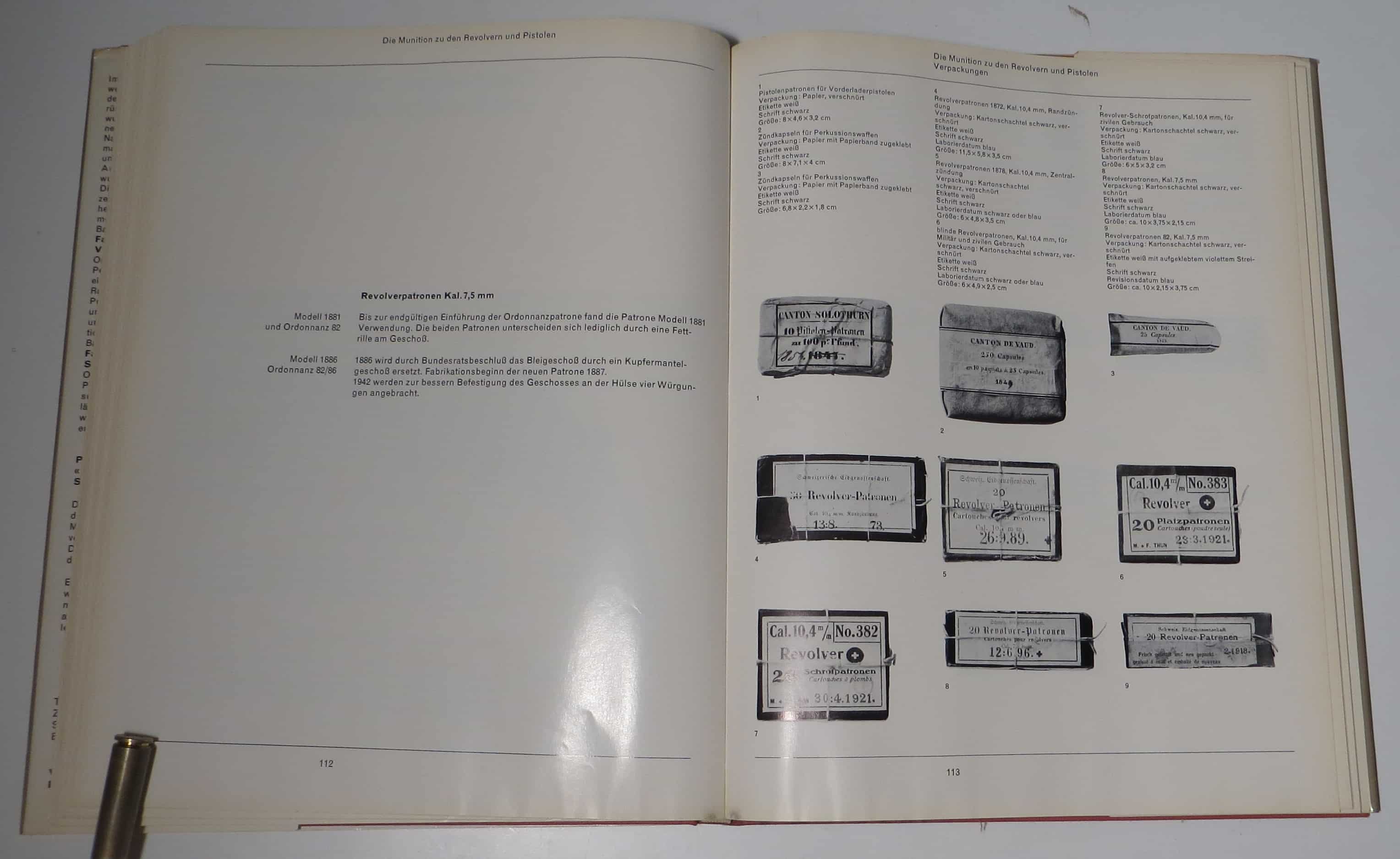 Munitionsverpackungen der Revolvermunition.