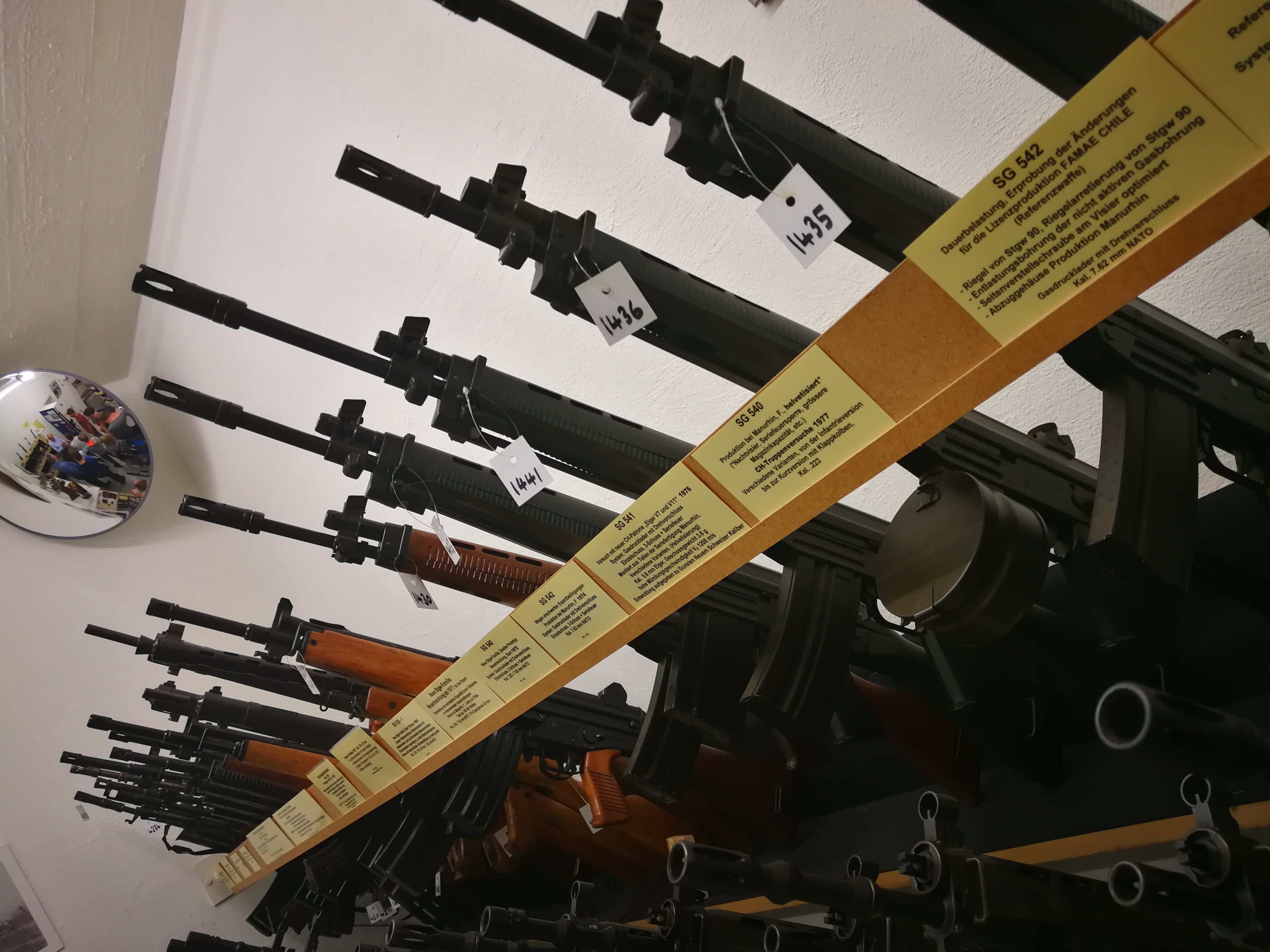 So viele Versuchswaffen...
