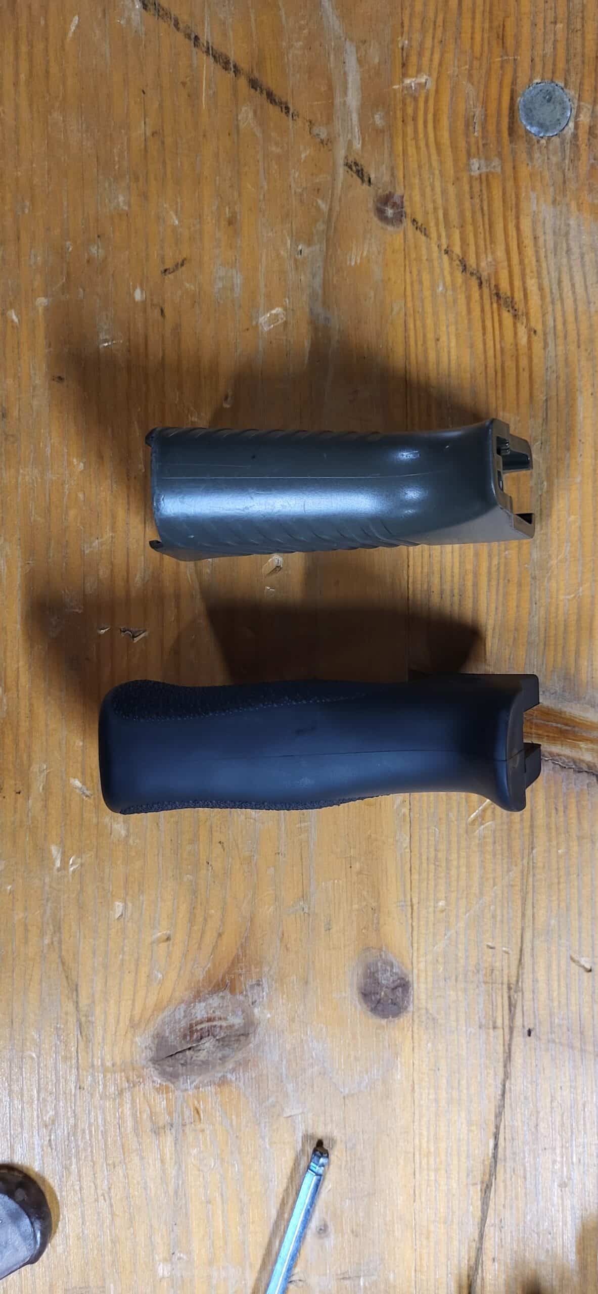 Grössenvergleich mit dem Originalgriff, Rückseite.